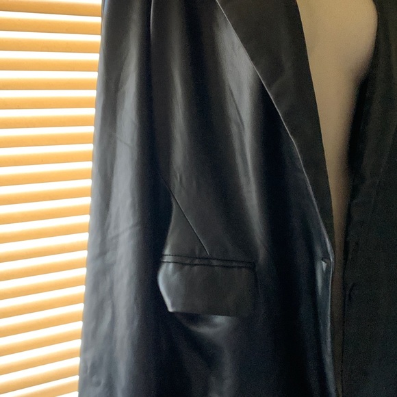 Leather blazer xl. Very soft. Xl excellent fit. Vegan leather. - Picture 6 of 9
